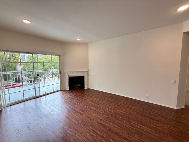 Interior Photo - 1440 Rexford Dr