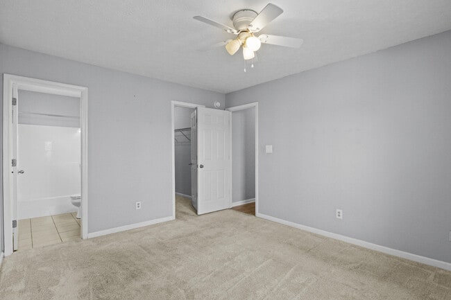 Building Photo - 881 Revere Run Dr