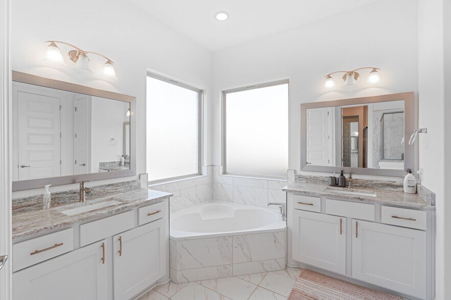 Building Photo - 3037 Sage Ranch Dr