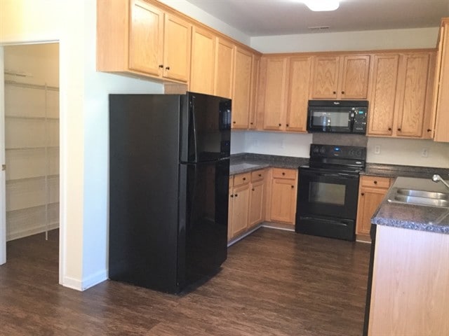 Building Photo - 8523 Greenware Trl