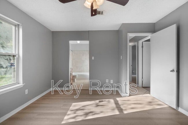 Building Photo - 6555 Bellview Pines Pl