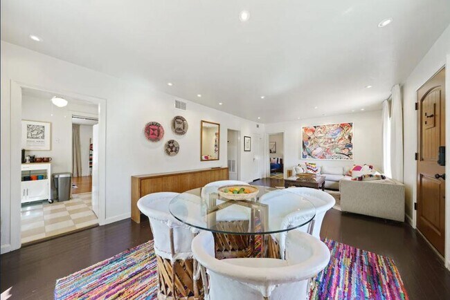 Building Photo - 409 W Water St