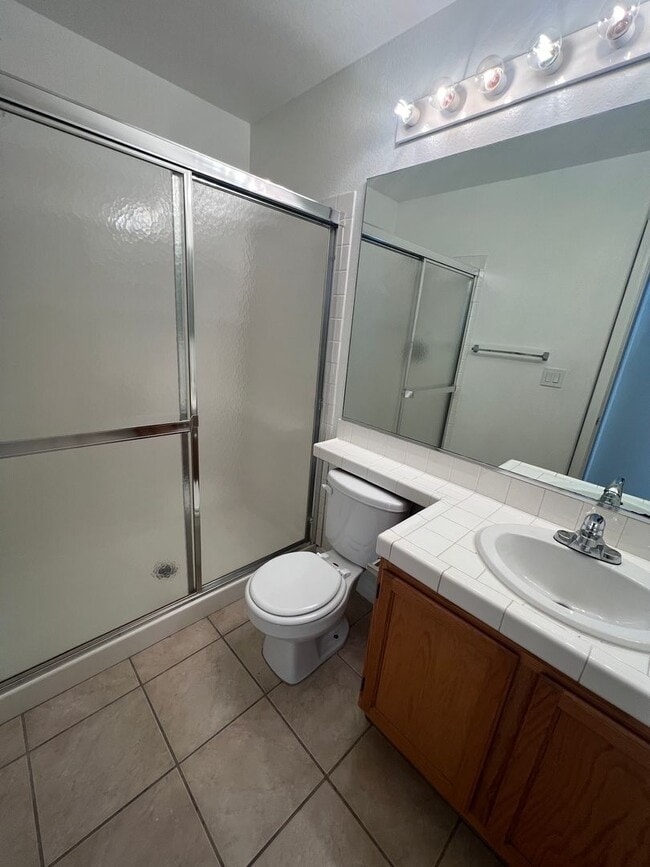 Building Photo - Gated 4 bedroom with a bonus room in Summe...