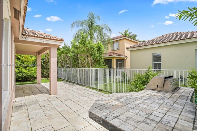 Building Photo - 1126 Golden Cane Dr