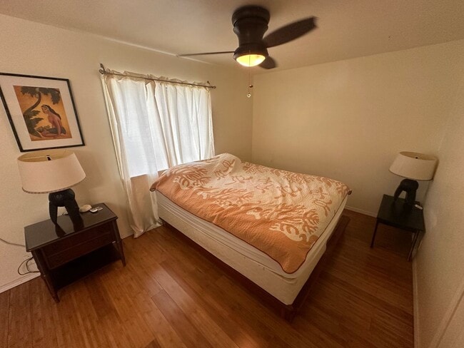 Building Photo - 3/2 House W/ 1/1 Cottage