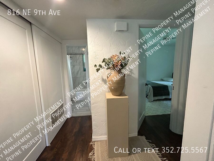 Building Photo - 816 NE 9th Ave