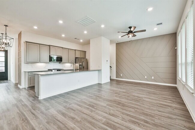 Building Photo - 582 Dry Fork Ln
