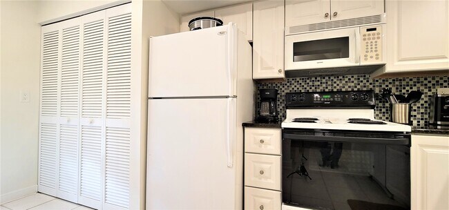 Building Photo - 157 Brackenwood Rd