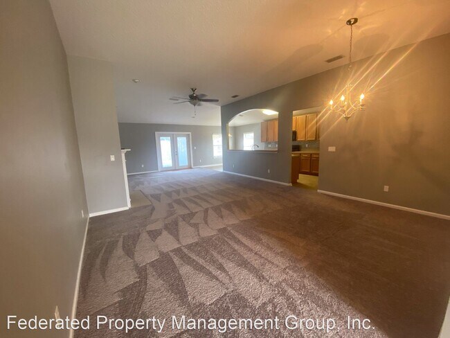 Building Photo - 6942 Southern Oaks Dr W