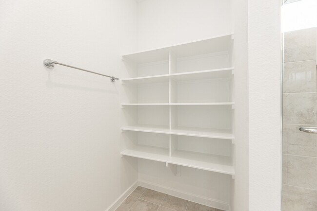 Building Photo - 9723 Rialto Hts Dr