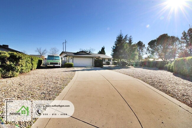 Building Photo - 20231 Margarita Ct E