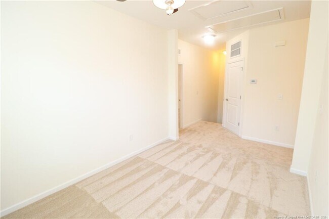 Building Photo - 208 Kylemore Cir