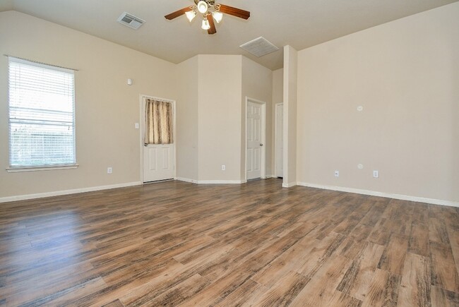 Building Photo - 4310 S Vineyard Mdw Ln