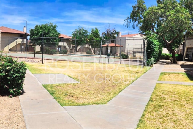 Building Photo - Cute and cozy 2-beds, 2-baths upstairs con...