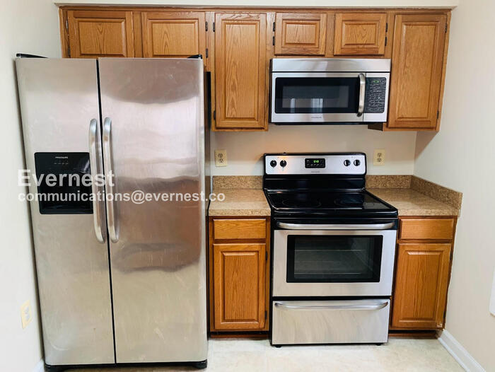 Building Photo - 12132 Salemtown Dr