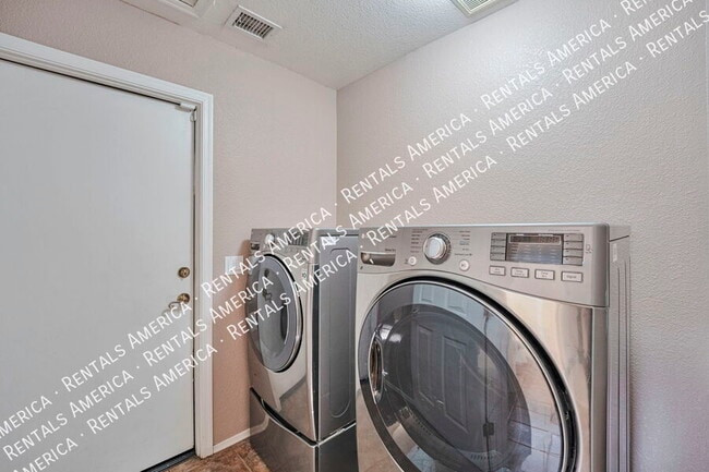 Building Photo - 10186 E Desert Paradise Pl