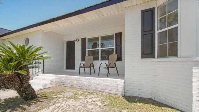 Building Photo - 82 Veterans Rd