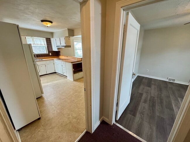 Building Photo - 3 Bedroom 2 Bath in Natrona Heights, PA!