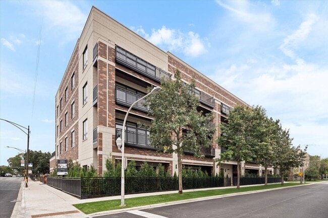Building Photo - 3951 N Wayne Ave
