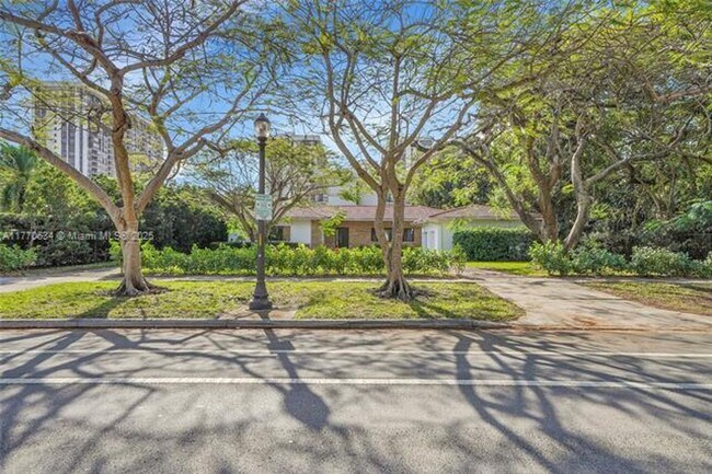 Primary Photo - 1915 S Miami Ave