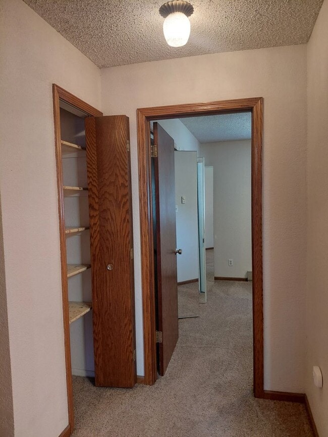 Building Photo - 2111 Chatalet Ln