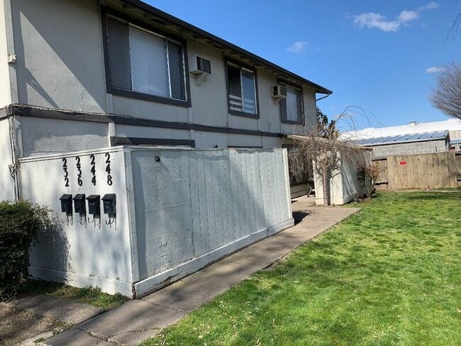 Primary Photo - 248 W Clark St