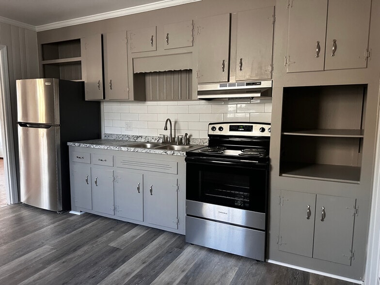 Building Photo - 2054 K Ct Ave