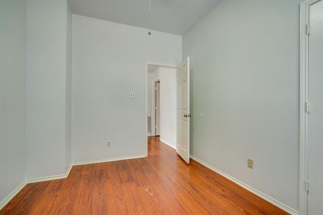 Building Photo - 329 Parkway Blvd