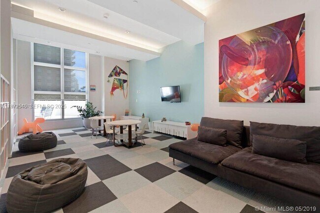 Building Photo - 1100 S Miami Ave