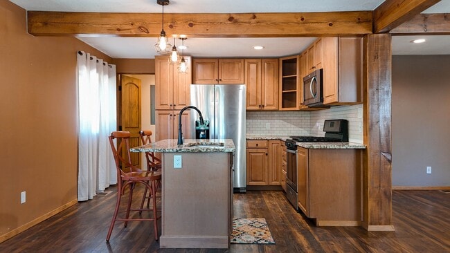 Building Photo - 127 Oakley Ln