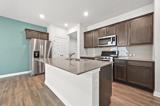 Building Photo - 7902 Mellencamp Dr