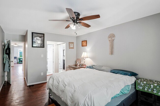 Building Photo - 2 Bedroom 2 Bathroom Condo Available for Rent