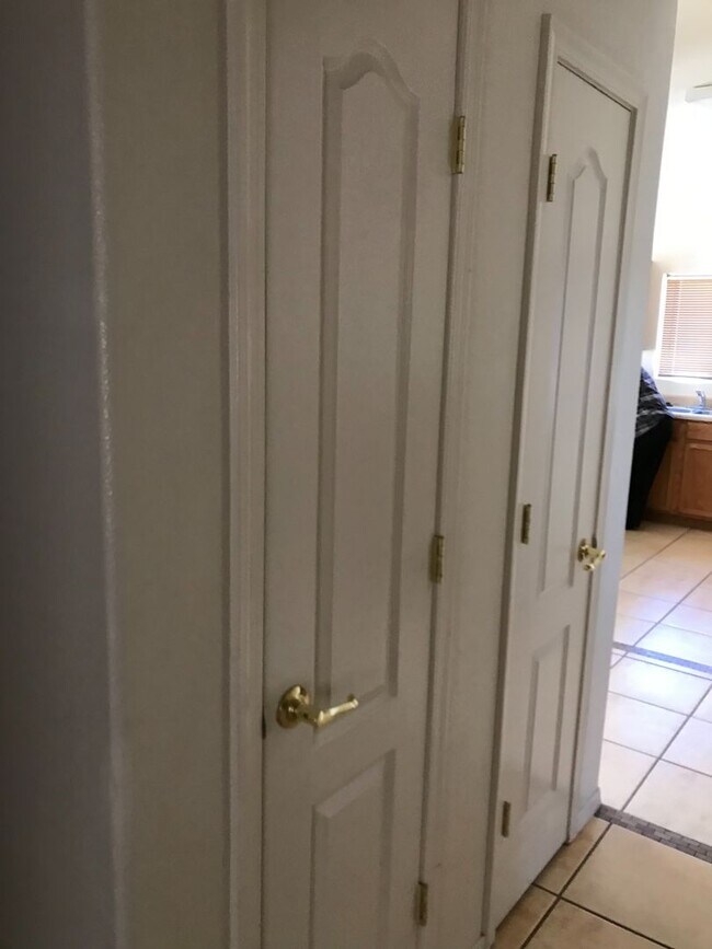 Building Photo - 3 BDR 2 Bath in Chaparral Village neighborhood.