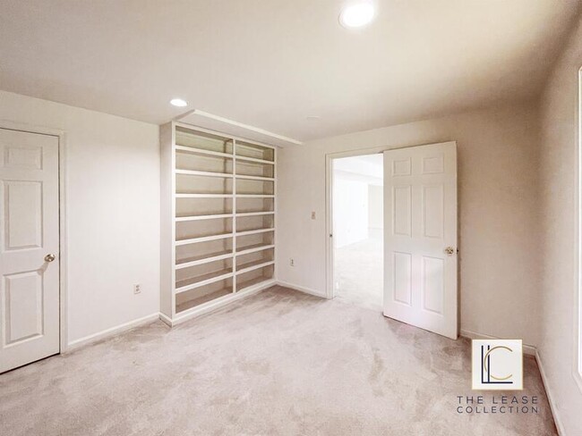 Building Photo - 15412 Overlea Ct