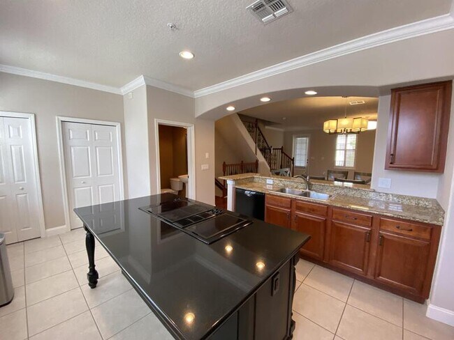 Building Photo - 4570 Virginia Dr