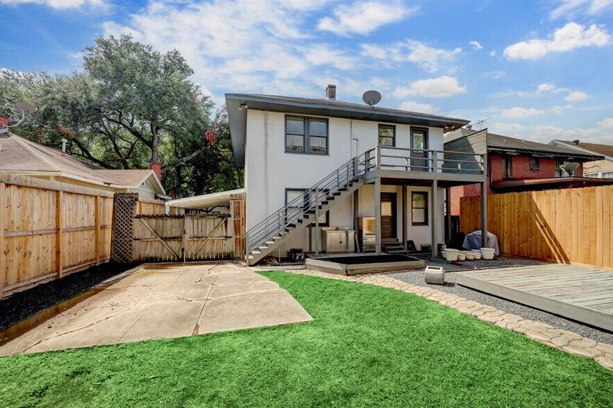 Building Photo - 516 Colquitt St