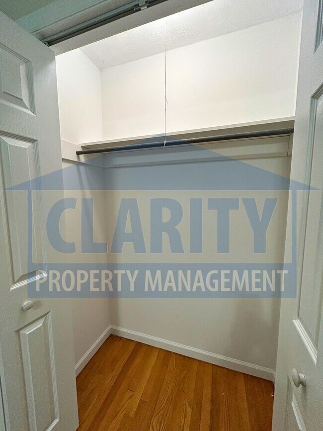 Building Photo - Three bedroom home w/ lots of storage!