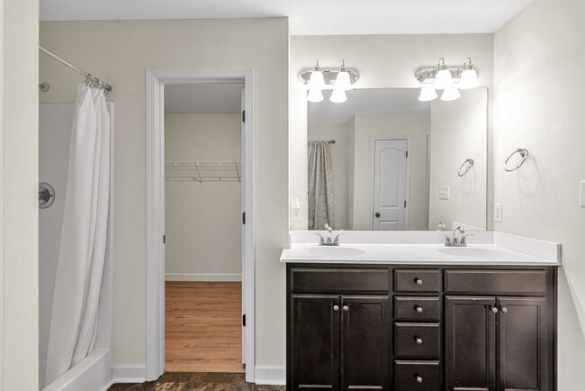 Building Photo - 303 Channel Run Ln