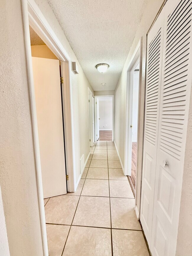Building Photo - 123 Loblolly Ct