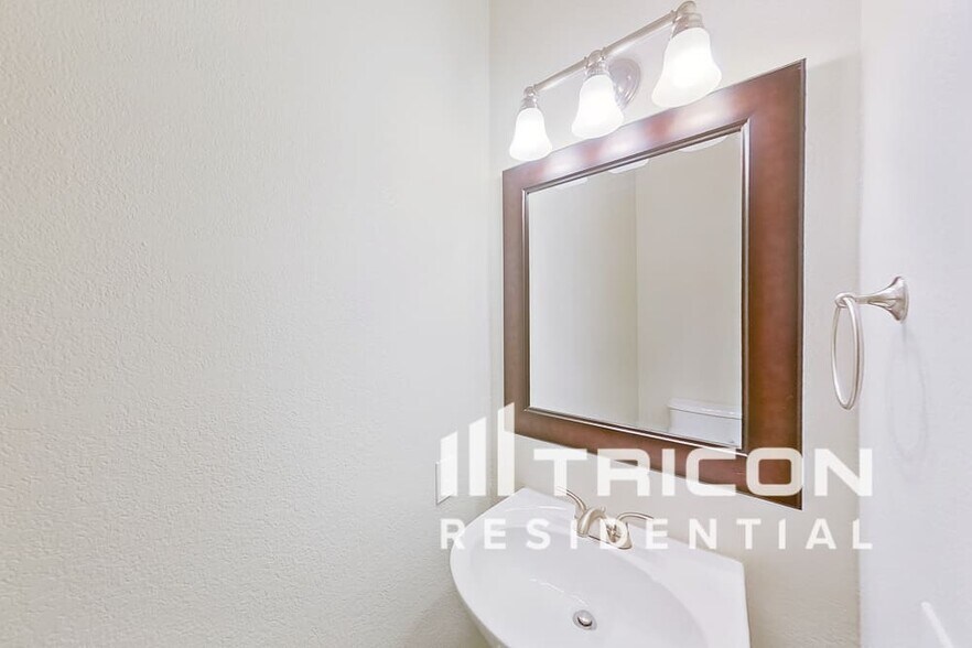 Building Photo - 4733 Grant Park Ave