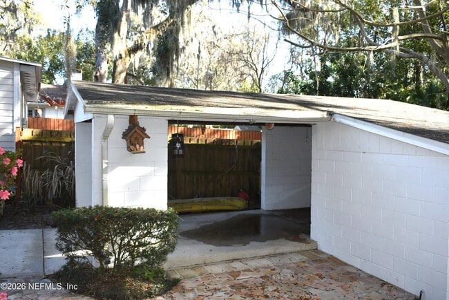 Building Photo - 2836 Ionic Ave