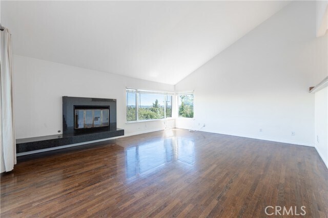 Building Photo - 8665 Valley Circle Blvd