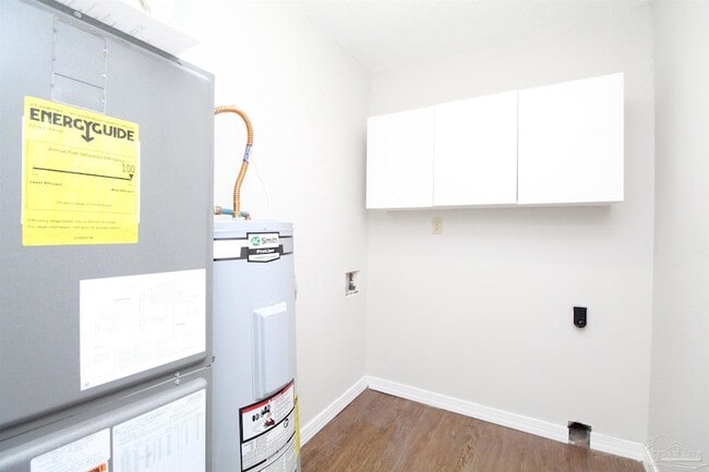 Building Photo - 923 Brookside Pl