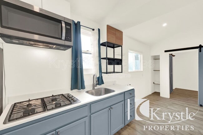 Building Photo - 215 Central Ave