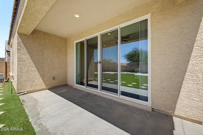 Building Photo - 2011 W Yellowbird Ln