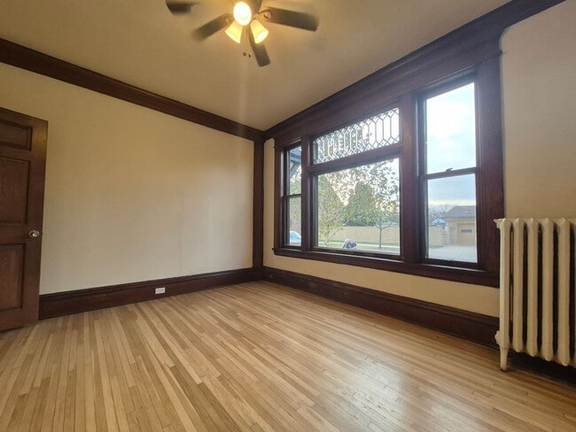 Building Photo - 416 Daly St