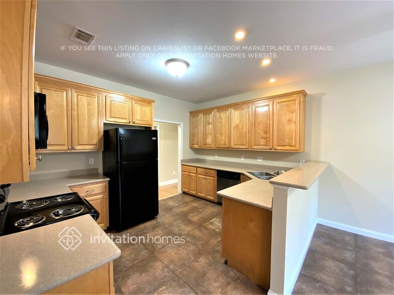 Building Photo - 86 S Salem Dr
