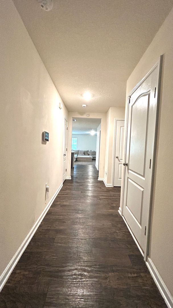 Building Photo - Fabulous 4 Bedroom 2 Bath in Pritchard Point