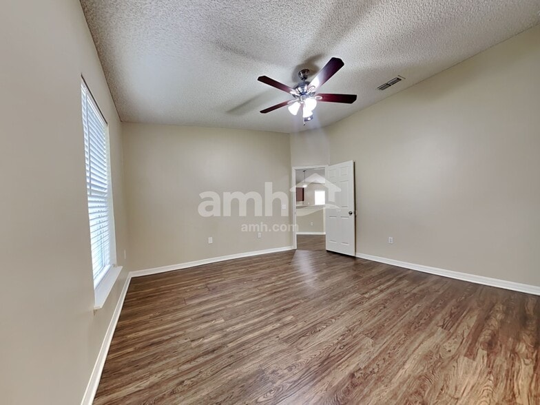 Building Photo - 1844 Saga Ct