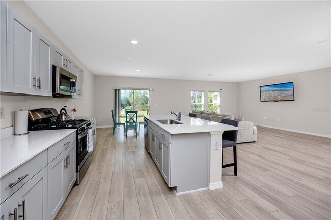 Building Photo - 5556 Summer Sunset Dr